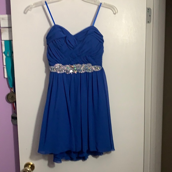 Strapless royal blue size 7 hoco dress - Picture 2 of 4
